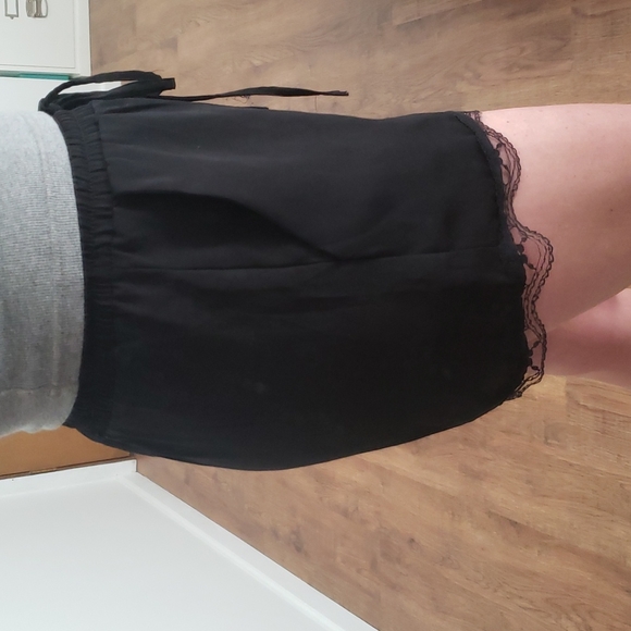 🖤3/$15 Silky Lace Trimmed Shorts, Size Medium - Picture 3 of 10